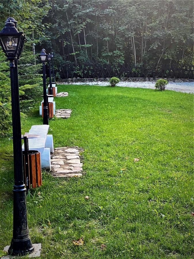 Hotel La Rascruce De Ape Sucevita Esterno foto