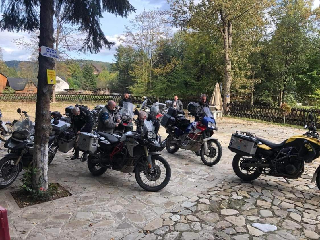 Hotel La Rascruce De Ape Sucevita Esterno foto