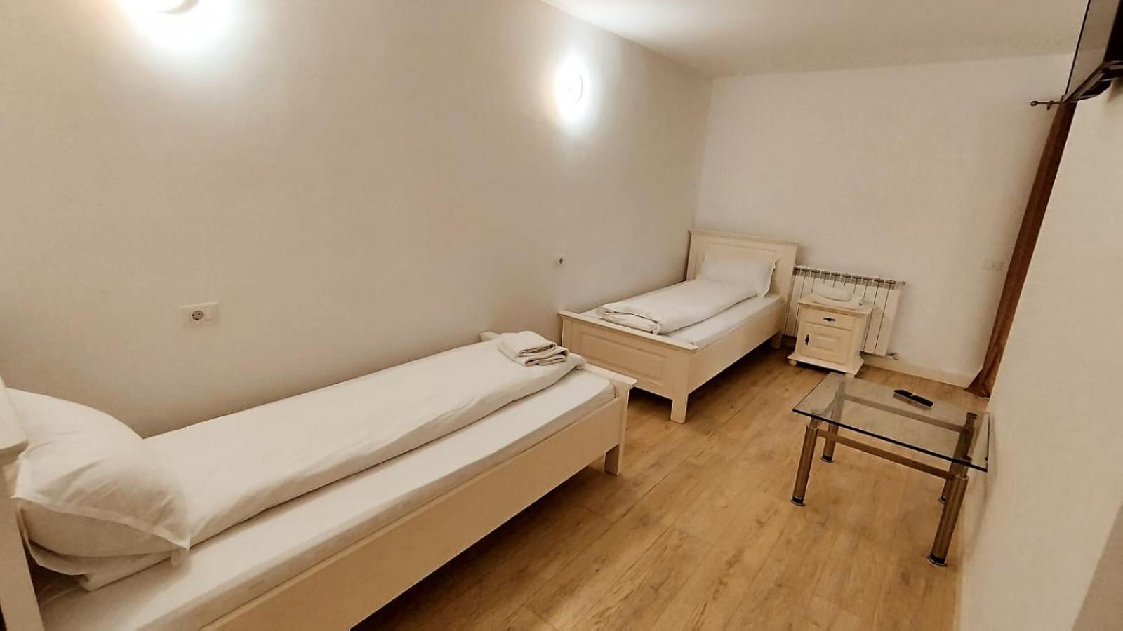 Hotel La Rascruce De Ape Sucevita Esterno foto