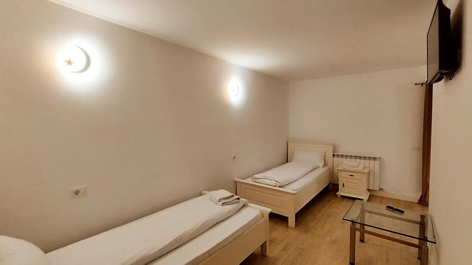 Hotel La Rascruce De Ape Sucevita Esterno foto